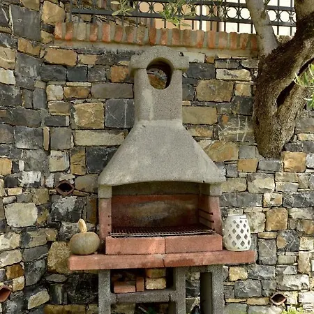 Casa Con Mini Piscina, Giardino E Area Giochi Per Bambini Diano San Pietro