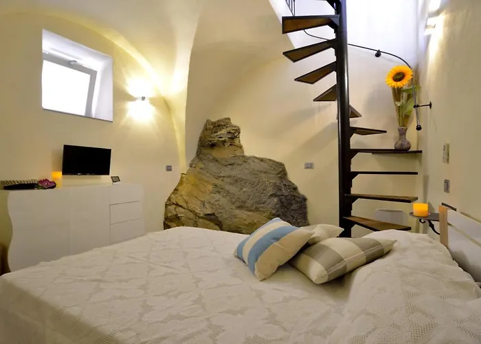 Casa Con Mini Piscina, Giardino E Area Giochi Per Bambini *