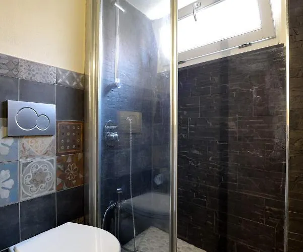 Casa Con Mini Piscina, Giardino E Area Giochi Per Bambini